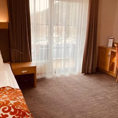 Hochheide Szálloda 4*