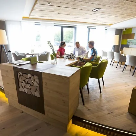 Hochheide Szálloda 4*